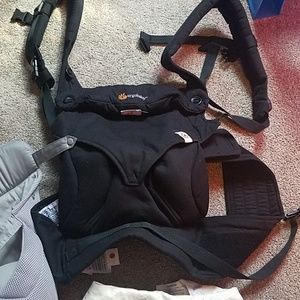 Ergo baby 360 carrier w/infant insert